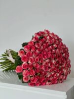 Blush & Bloom: Premium Long-Stemmed Rose Collection